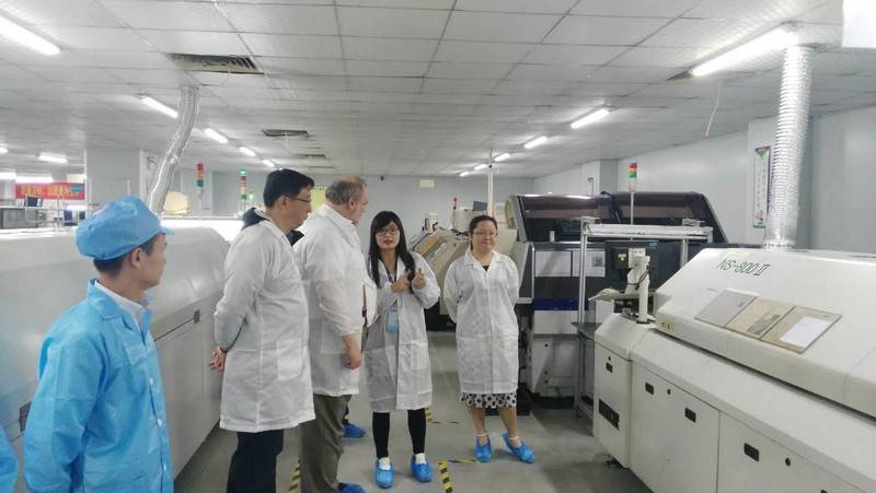 Intel来访新闻图 (1).jpg Intel来访新闻图 (1).jpg