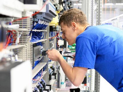 科普文工控机上电插图1.jpg 科普文工控机上电插图1.jpg